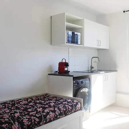 A Cozy Studio At The Gates Of Paris