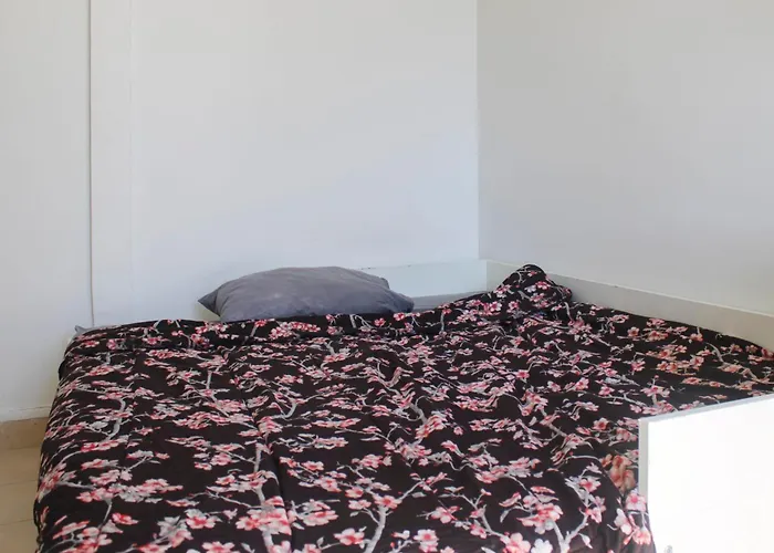 Bright & Equipped At The Gate To Paris Pantin